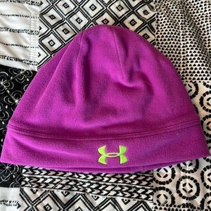 Under Armour storm hat with ponytail hole.